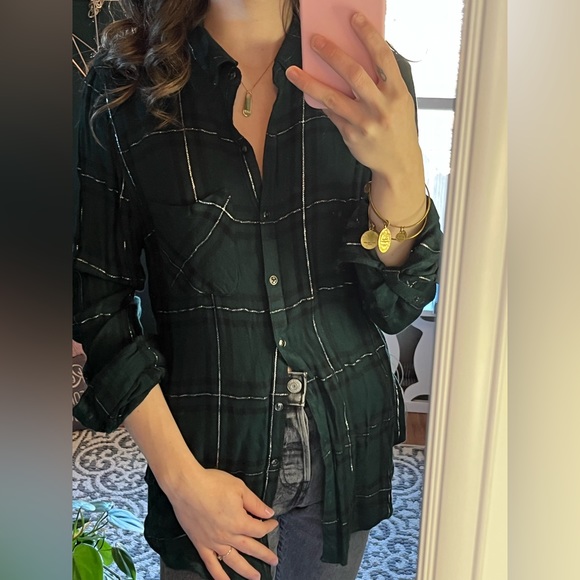 gorgeous forest green & silver flannel ✨ - Picture 2 of 3